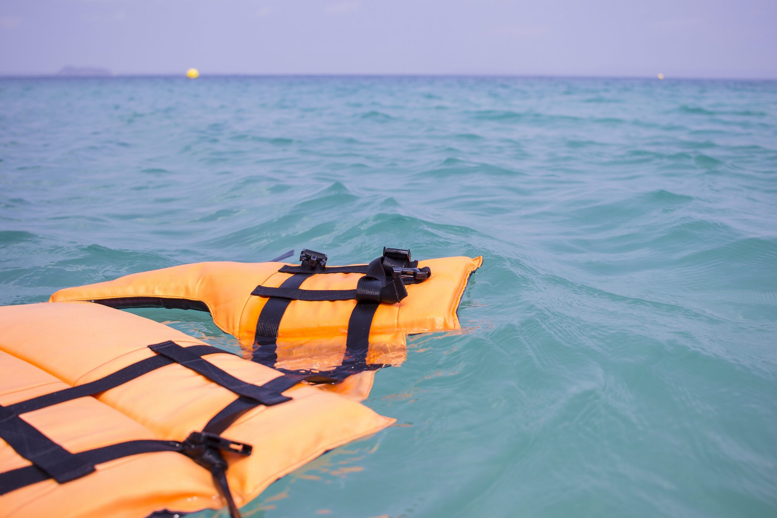 Pregnant And Craving Thrills? Jet Skiing Risks Revealed! - 60x71m2